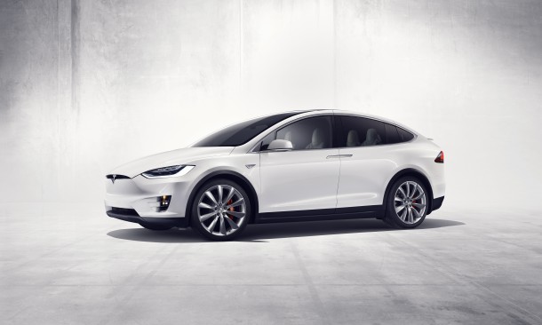Tesla ‘Autopilot’ Car Hits Phoenix Police Motorcycle