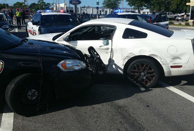 Watch This Police Chase End With PIT Maneuver - Law Officer