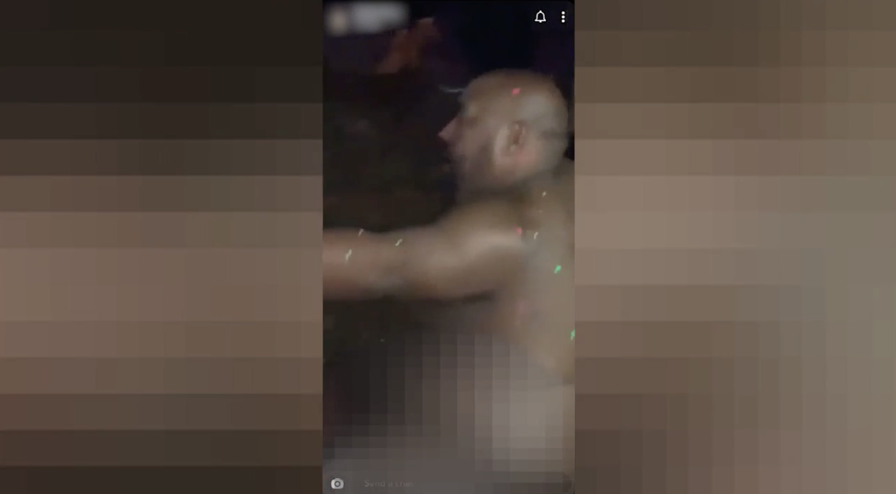 Arkansas police officer suspended after stripping, dancing naked at club