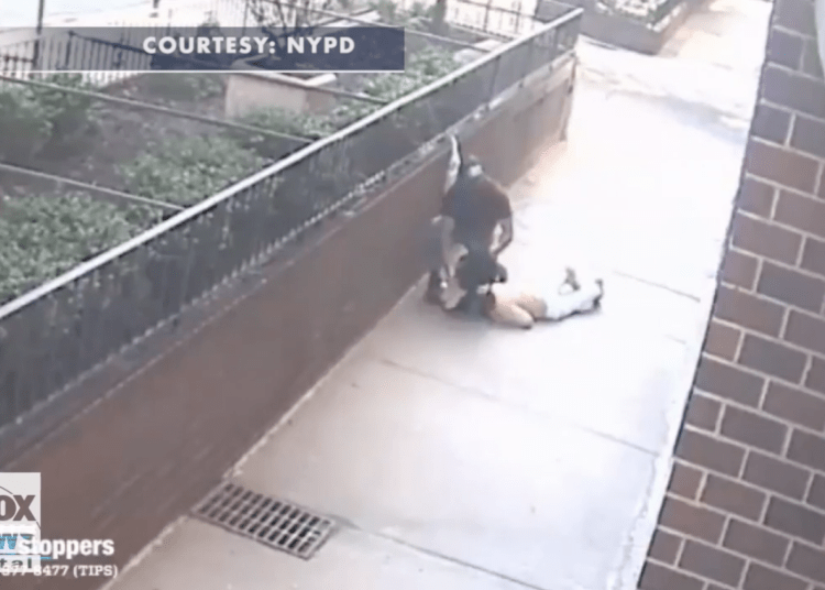 Nyc Robbery Suspect Chokes Woman In Broad Daylight Law Officer 