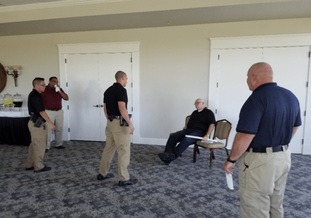 De Escalation Instructor Training For American Societys New Challenges Law Officer 9871