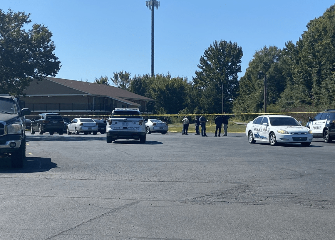 Two Arkansas officers shot at Econo Lodge in Pine Bluff Law Officer